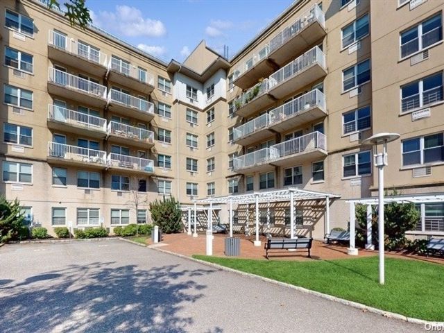 [Rockaway Beach Real Estate, listing number 2029345]