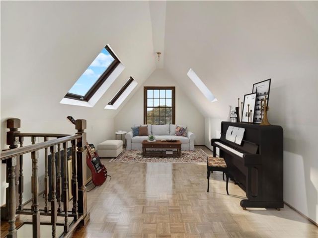 [Hammels Real Estate, listing number 3304874]