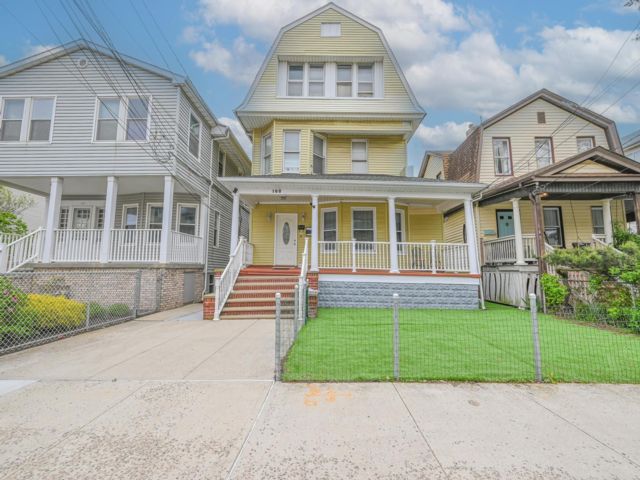 [Rockaway Beach Real Estate, listing number 3305783]