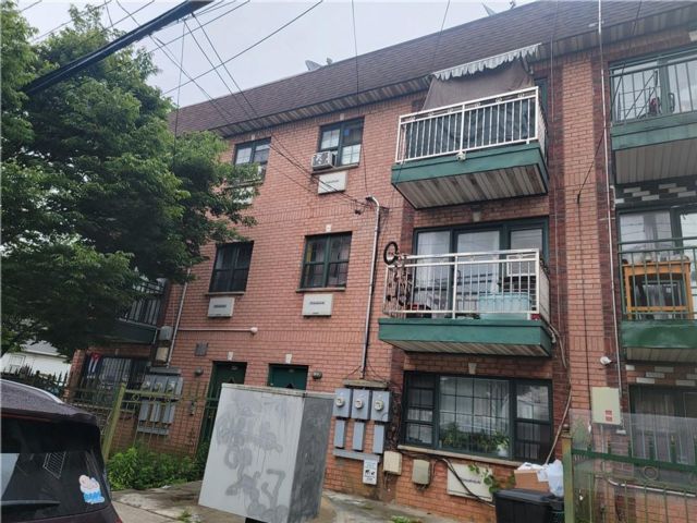 [Bayswater Real Estate, listing number 3308109]