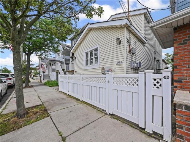 [Broad Channel Real Estate, listing number 3309620]