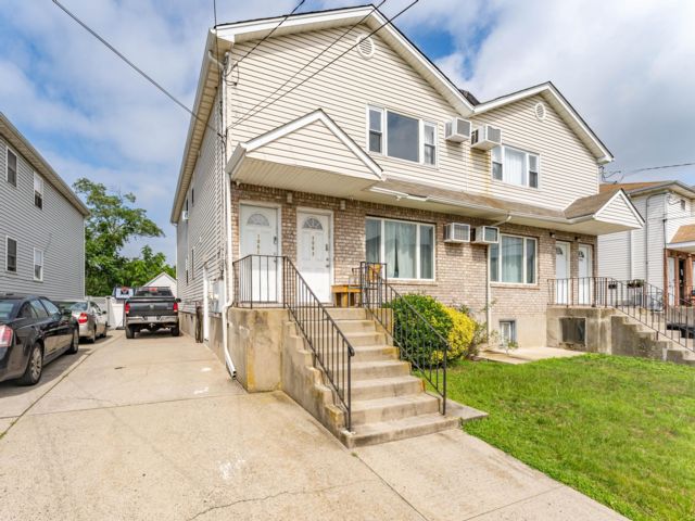 [Bayswater Real Estate, listing number 3310043]