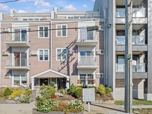 [Far Rockaway Real Estate, listing number 3322858]