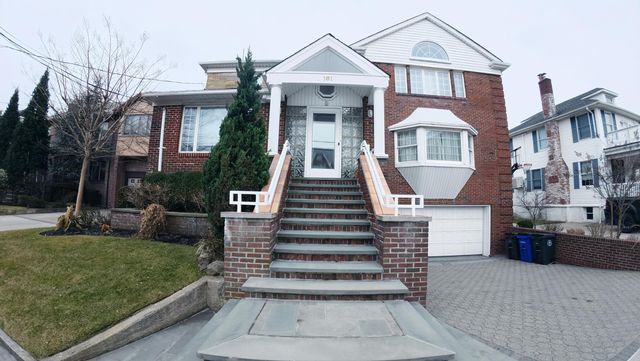 [Belle Harbor Real Estate, listing number 3327720]