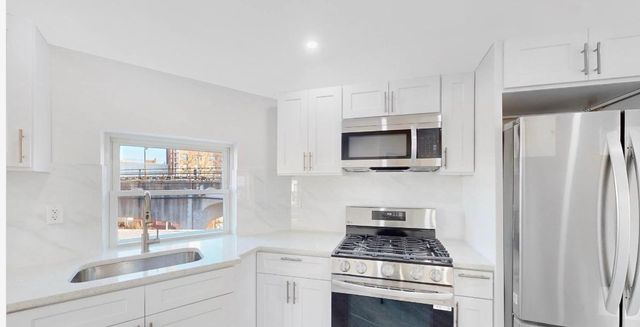 [Arverne Real Estate, listing number 3333400]