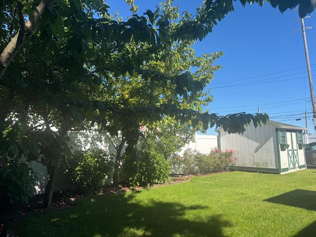 [Rockaway Beach Real Estate, listing number 3342519]