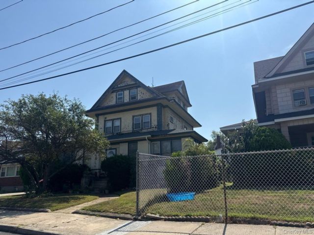 [Far Rockaway Real Estate, listing number 7197583]