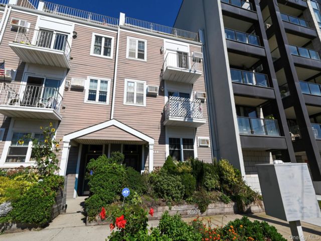 [Rockaway Beach Real Estate, listing number 7210198]