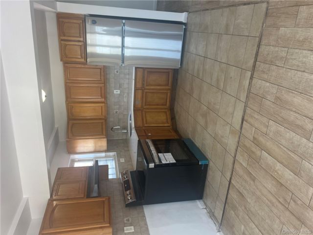 [Rockaway Beach Real Estate, listing number 7250043]