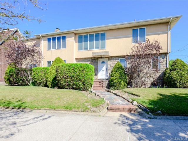 [Belle Harbor Real Estate, listing number 7290821]