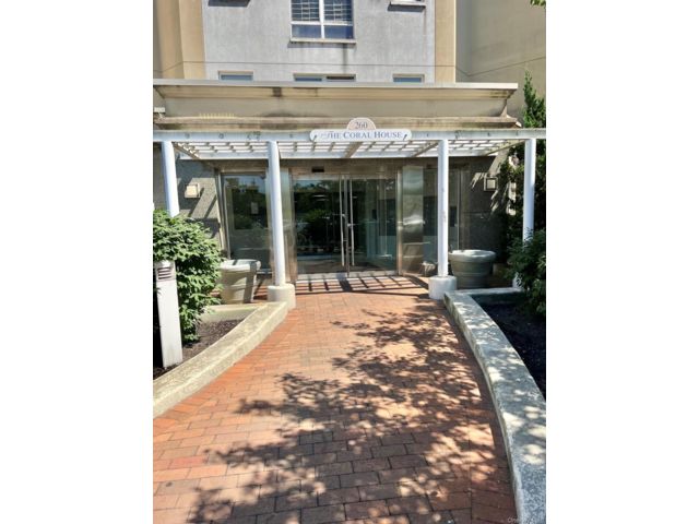 [Rockaway Beach Real Estate, listing number 7308762]